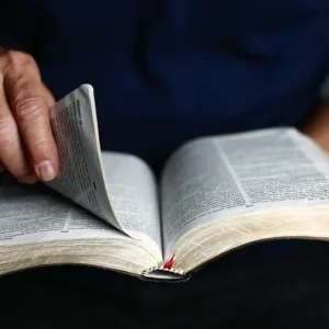 Florida School District Unanimously Decides To Keep The Bible After Atheist Complaints