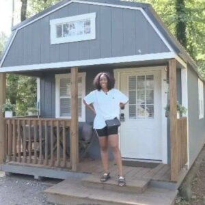 Woman turns shed into gorgeous tiny home & brings cameras inside to show how she makes it work