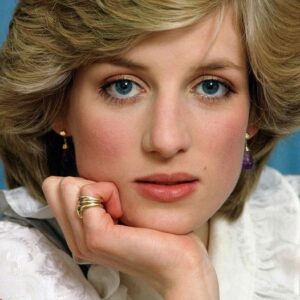 32 very rare photos of Princess Diana