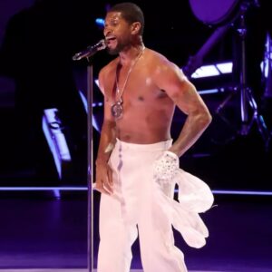 Fans left stunned after finding out how old Usher is after his unbelievable Super Bowl halftime performance