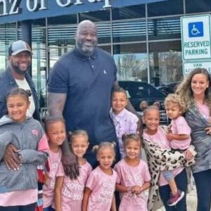 Woman runs into Shaquille O’Neal at Best Buy, what he does next is something she never expected