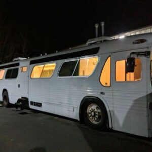 A Woman Turned a 1966 Bus into a Comfortable and Cozy Home on Wheels 😯 It took her three years, but she did it herself!😻This woman turned an old, run-down bus into a beautiful home on wheels 🔥 And all this was done by a woman without any help!😳❤️❤️ Check the comments to see the result of the hard work🚌👇👇