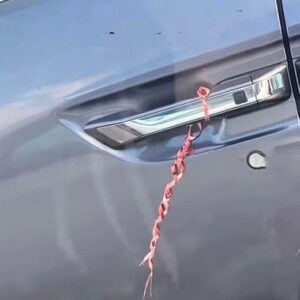 If You Spot a String Tied To Your Car Handle, There’s No Need to Worry