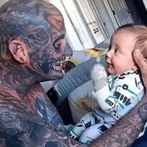 Dad removes full-body tattoos for sake of his young daughter