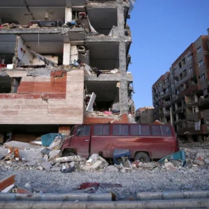 Huge earthquake strikes Iran as Israel bombing raid rains down on Tehran
