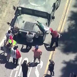URGENT !! The FBI is offering a ,000 reward for information on a man who allegedly fired his gun at federal law enforcement officers