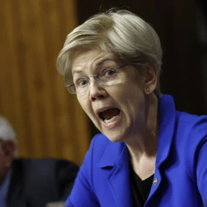 BREAKING:  Elizabeth Warren TAKES A TUMBLE on the senate floor ( PHOTO )