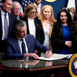 Newsom Signs California’s Redistricting Plan as Texas Finalizes New Maps